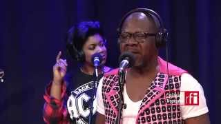 Papa Wemba chante quotNDjamenaquot dans Couleurs Tropicales sur RFI [upl. by Navert189]