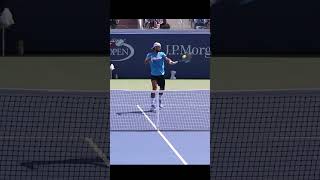 Tennis Volley Split Step Timing López [upl. by Ydnil]