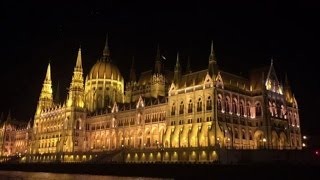 La magia notturna di Budapest in crociera sul Danubio [upl. by Eiliab]