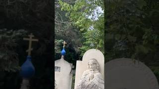 Le cimetière russe de Sainte Geneviève des Bois 🇷🇺☦️🌹 [upl. by Tom]