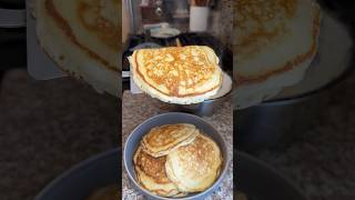 Deliciosos buttermilk pancakes receta completa👆🏻 subscribe easyrecipe cookingshorts pancakes [upl. by Ludwigg]