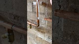 Get rid of excess water in pipework with this soldering trick plumber plumbingtrick plumbingtips [upl. by Brote758]