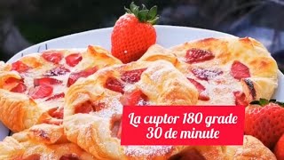 foietaj cu capsuni si crema de branza dulce sweet cheese and strawberies [upl. by Nara]