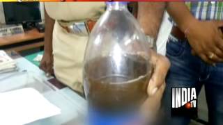 Cobra venom worth Rs 3 cr seized in Mumbai [upl. by Gault]