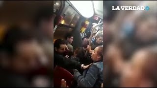 Mujer enfrenta a su marido en un transporte público tras descubrir infidelidad [upl. by Neyu]