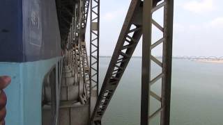 12663 HowrahTiruchchirapalli Jn super fast express cruising through Godavari river bridge [upl. by Gerger]