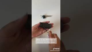 How to change the battery CR2025 on a Mazda Key Fob old style [upl. by Eudocia30]