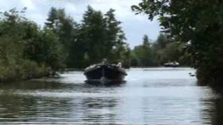 Varen met een fluisterboot over de Nieuwkoopse plassen door familie Lekkerweg [upl. by Lalise]