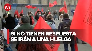 Protestan en Palacio Nacional integrantes del SINTCB piden aumentos de salario [upl. by Aztinaj614]