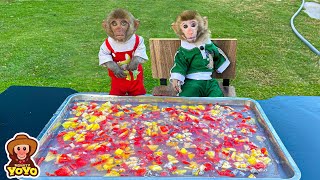 Smart YiYi helps grandpa cook giant fruit jelly for monkey Yin Yin and friends [upl. by Minoru]