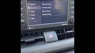 Cómo conectar dispositivo Bluetooth  Toyota RAV4 2021 Hibrida [upl. by Aztiley]