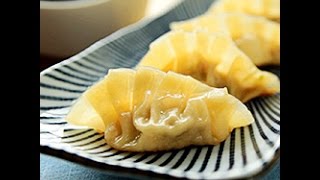 Come fare i gyoza ravioli giapponesi  videricette giapponesi [upl. by Obadiah355]