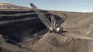 The Largest Walking Dragline Excavator in The World Marion 8050 Dragline [upl. by Cooperman]