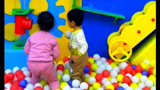 Baby playing babyland quotMadagascarquot cute babies дети играют bolalar Madagascar maydonchasida [upl. by Barden241]