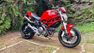 Ducati Monster 696  Factory VS Dominator slipon [upl. by Valentino]