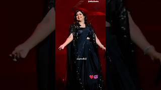 angaaron sa 🖤🖤🖤 shreyaghoshalsongs shreyaghoshal live [upl. by Lerim275]