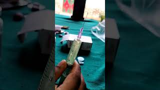 Clinic par doctor injection kese lagate hai [upl. by Puett]