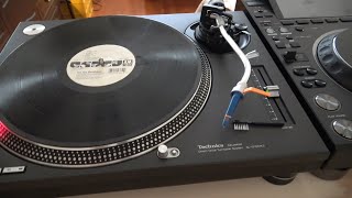 Technics SL1210MK2 vs MK7 can they both keep a whole tune without drifting [upl. by Eneirda388]