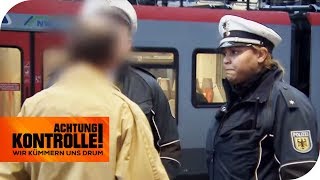 quotSchweinepackquot Schwarzfahrer bepöbelt die Polizei  Achtung Kontrolle  kabel eins [upl. by Akin]