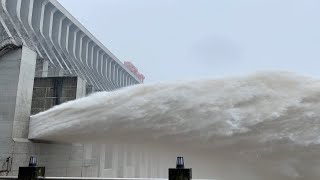 Three Gorges Dam opens three discharging outlets to ease flood control pressure [upl. by Amilah289]