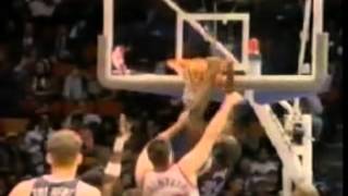 Shaquille ONeal Breaks Down The Backboard ONeil Destroza canasta [upl. by Llednahc]