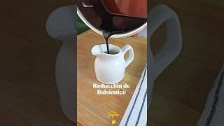 Reducción de vinagre balsámico  Reducción de aceto Balsámico balsamicvinegar [upl. by Arreit879]