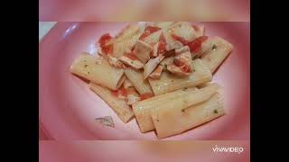 Rigatoni con salmone e pomodorini [upl. by Ayalahs]