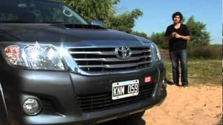 Toyota Hilux 30 SRV 4x4  Test  Martín Sacán [upl. by Rick]