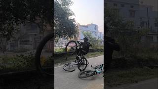 Do cycle ke bich wheelie challengeytshortshortvideo viralvideo gopimtbambikapur [upl. by Claudia]