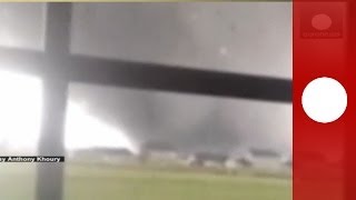 Approaching tornado caught on camera Twister wreaks havoc in Washington Illinois [upl. by Abshier]