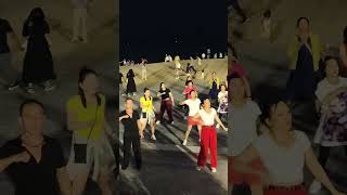 海南島三亞海月廣場，沙灘邊上的廣場舞。Haiyue Square Sanya Hainan Island square dance on the beach [upl. by Artened]