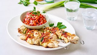 Visbrochette van zeeduivel en Berloumi met tomatensalsa [upl. by Nylhtiak]