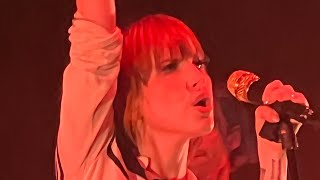 Hayley Williams  Paramore  Simmer Live in Chicago  Fall 2022 tour Bayley’s Wrestlemanja song [upl. by Salvay]