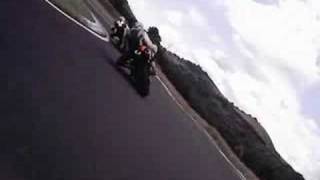 Yamaha R1 vs Kawasaki ZX6 onboard Motorbike battle circuit [upl. by Duffie]