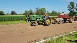 John Deere 60 pulling 6000 pound class [upl. by Neelear205]