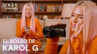 ¿Qué hay en el bolso de Karol G  VOGUE España [upl. by Elias]