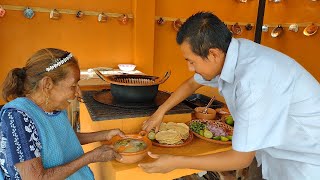 Para Este Frio De Noviembre Una Rica Comida Calientita y Hogareña CALDO XOCHITL [upl. by Rhu]