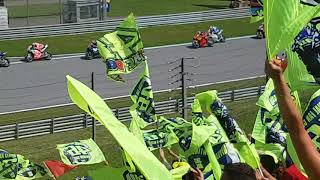 MotoGP Start Spielberg 2018 Valentino Rossi Tribüne [upl. by Aeirdna808]