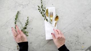 Simple and elegant napkin foldning [upl. by Neimad771]