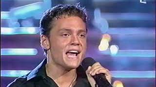 Tiziano Ferro  Popurri ImbranatoPerdono  Dolce Italia 22082002 [upl. by Brecher]