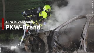 PKW in Vollbrand Zwei Feuerwehren bei Fahrzeugbrand auf Welser Autobahn in Marchtrenk im Einsatz [upl. by Nylahsoj]