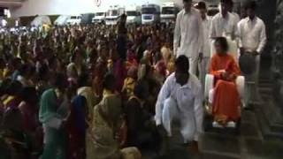 BHAGAWAN SRI SATHYA SAI BABA LAST DARSHAN VIDEO INSIDE POORNACHANDRA HALL [upl. by Amarillis906]