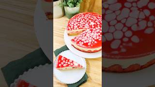 LIFEHACK ERDBEERTORTE MIT BESONDERER OPTIK 🍓🍓🍓 droetker lifehack torte [upl. by Ahseuqram685]