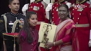 President Droupadi Murmu presents Arjuna Award 2023 to Sheetal Devi for her excellent performance [upl. by Kenway]