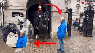 King’s Guard Notices He Has An Unusual Connection With The Horse [upl. by Alfonso]