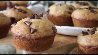 MUFFINS VEGANOS DE BANANO CON CHISPAS DE CHOCOLATE  SIN HUEVO Y SIN LÁCTEOS  FÁCIL Y RÁPIDO [upl. by Lorain649]