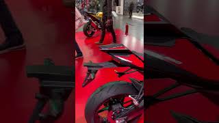 Aprilia Tuono 660 Factory 2025  Walkaround EICMA 2024 [upl. by Eymaj]