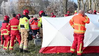 Twee gewonden bij frontale botsing op Hoofdweg bij Harkstede [upl. by Attehcnoc162]