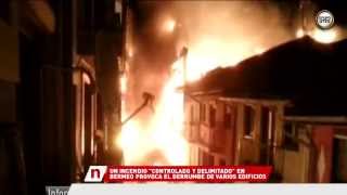 GRAN INCENDIO EN BERMEO VIZCAYA QUEMA VARIOS EDIFICIOS  1142013 [upl. by Enaz]