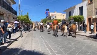 Cabalgata de Sábado de Gloria en Jerez [upl. by Oludoet]